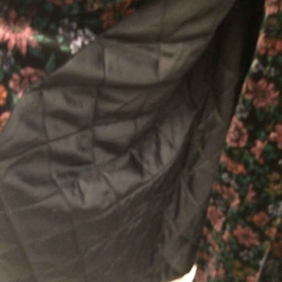 Little Nugget, Gorgeous, Girls size 10/12 winter velvety coat and hat set - Picture 6 of 10